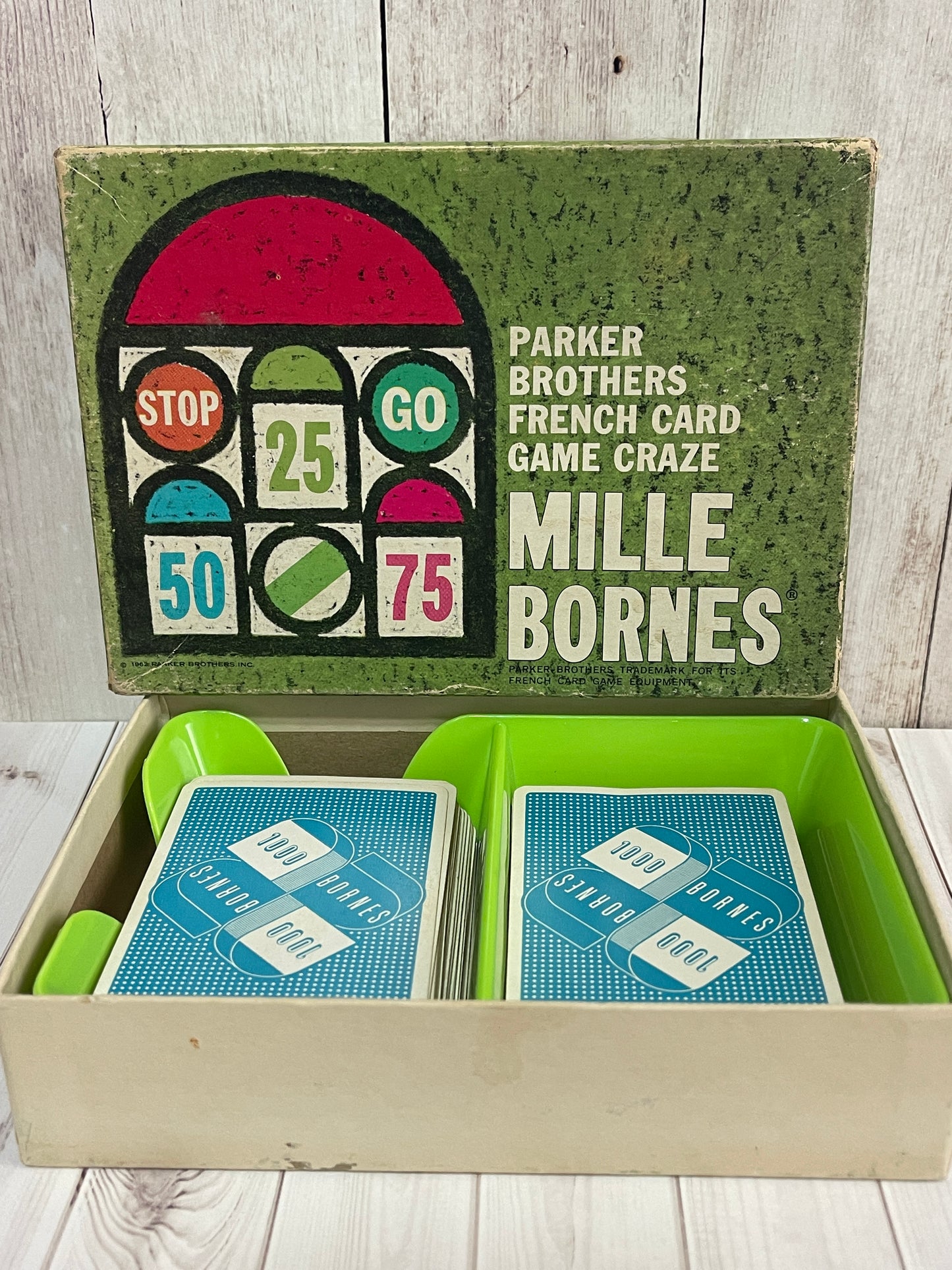 MILLE BORNES - 1964 Parker Brothers French Card Game