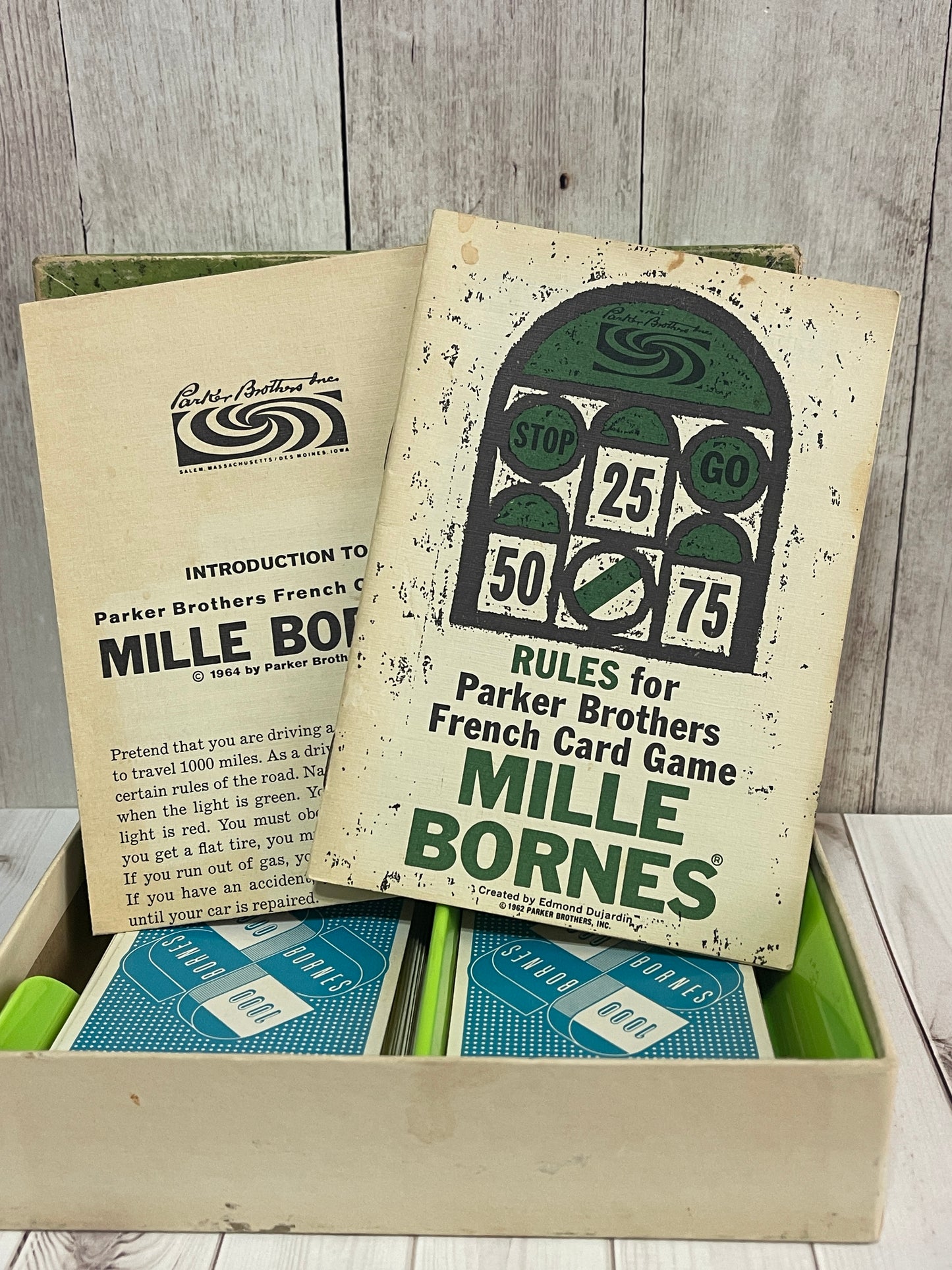 MILLE BORNES - 1964 Parker Brothers French Card Game